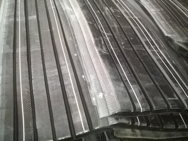 კაუჩუკის ნედლეულის საწყობი და შენახვის სივრცე