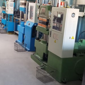 KOS-PLAST საწარმოო დარბაზი რეზინის მასალებით